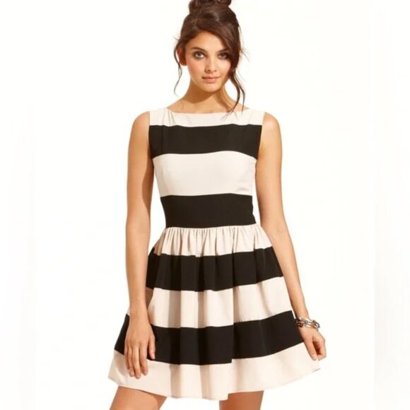 B Darlin Black & Beige Large Stripe Sleeveless Dress 10 - Picture 1 of 4